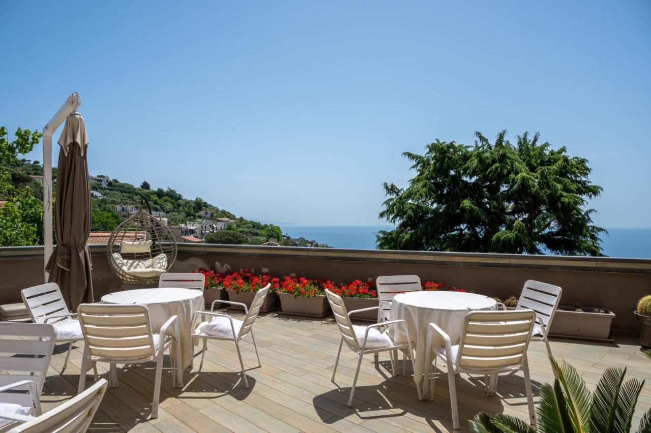 Hotel Montana SantʼAgata sui Due Golfi Exterior foto